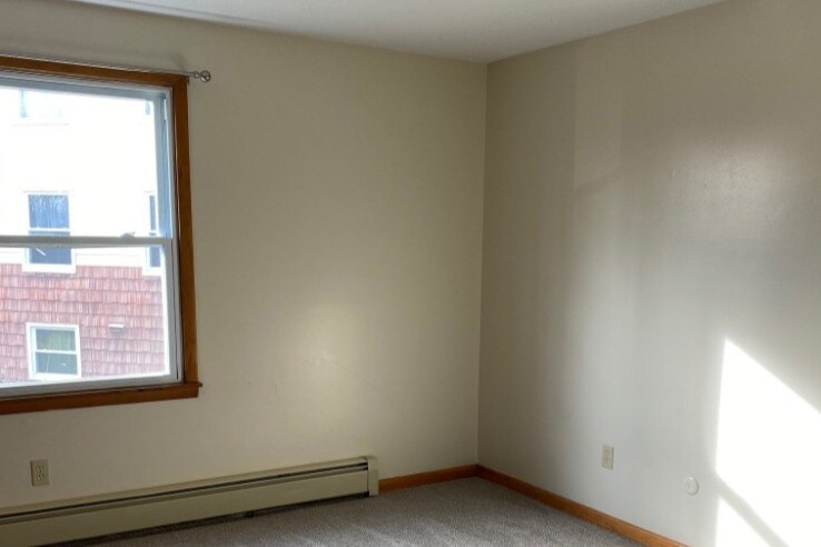 Building Photo - 5479 Strnad Dr