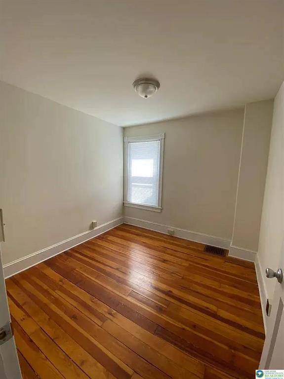 Building Photo - 528 Selfridge St