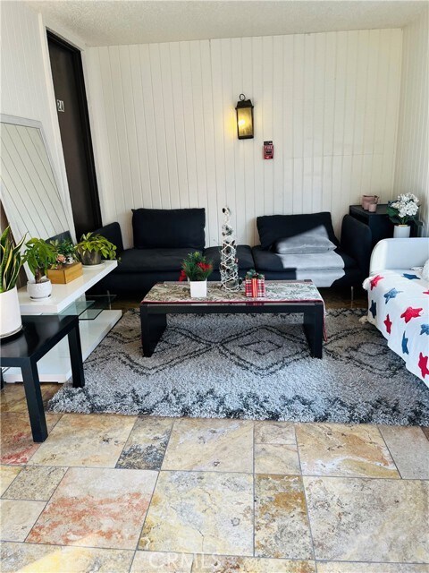 Building Photo - 525 S Ardmore Ave