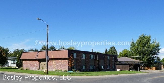 Building Photo - 1524 20th St S