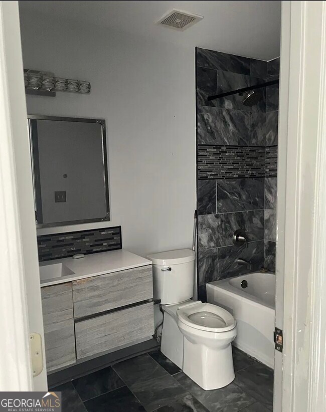 Building Photo - 3335 Prairie Dr