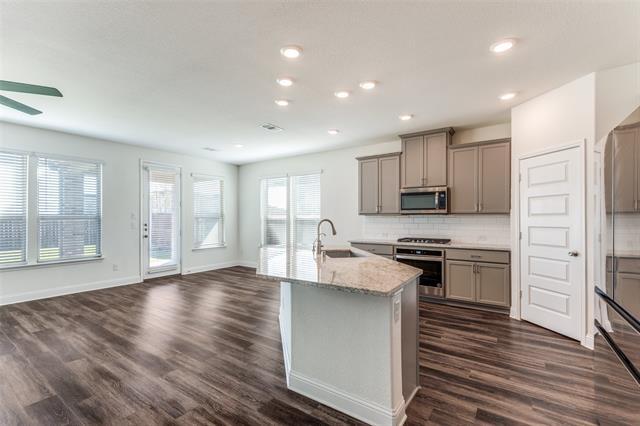 Building Photo - 3740 Highland Bayou Dr