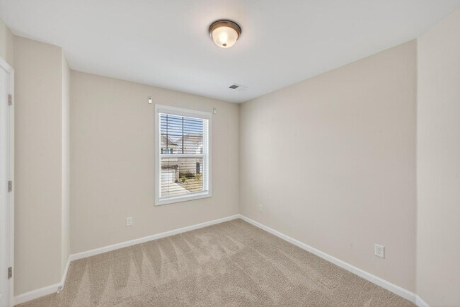 Building Photo - 255 Mansell