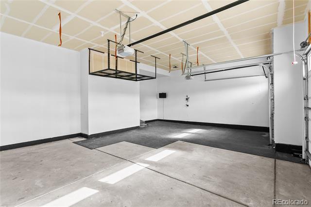 Building Photo - 140 Racer St