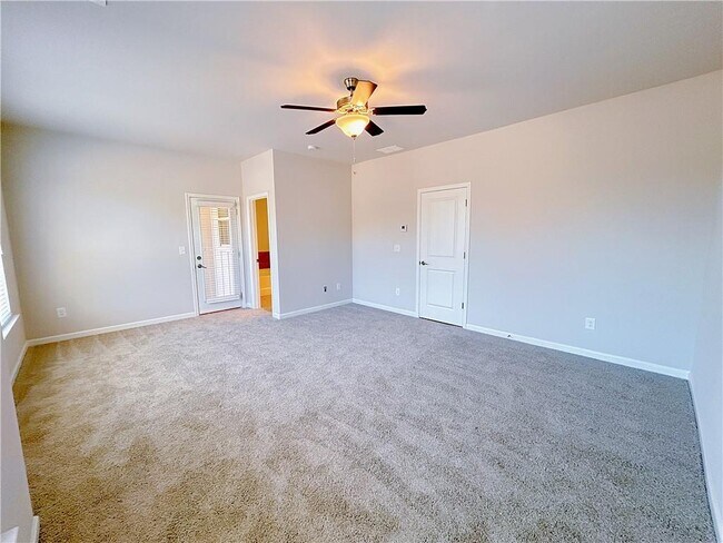 Building Photo - 2586 Mls Cmn Dr