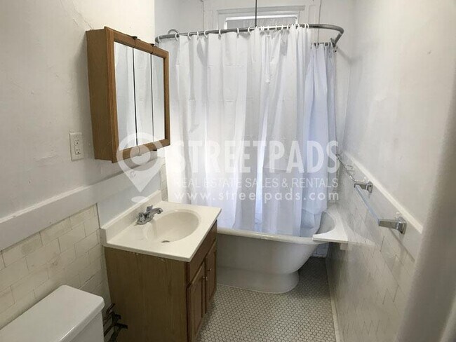 Building Photo - 1 bedroom in Boston MA 02215