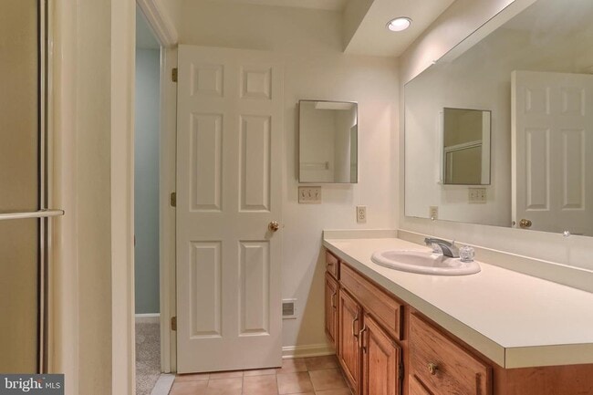 Building Photo - 1127 Wicklow Ct