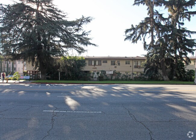 Building Photo - 4402 Los Feliz Blvd