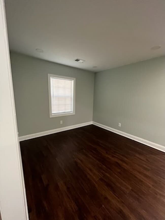 Building Photo - Beautifully Totally Remodeled 3Br 2Ba in G...