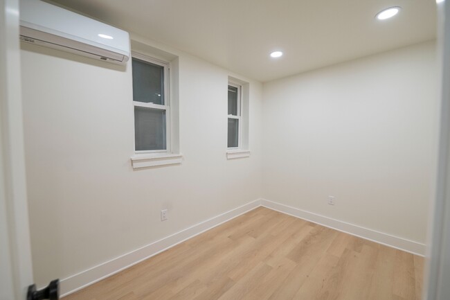 Building Photo - 232 S 46th St