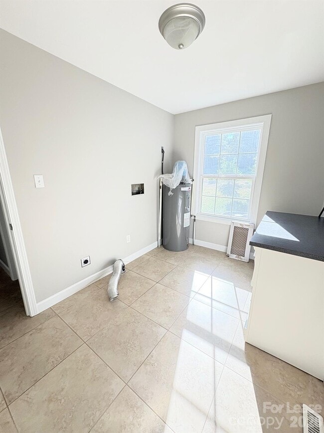 Building Photo - 204 Grey Rd