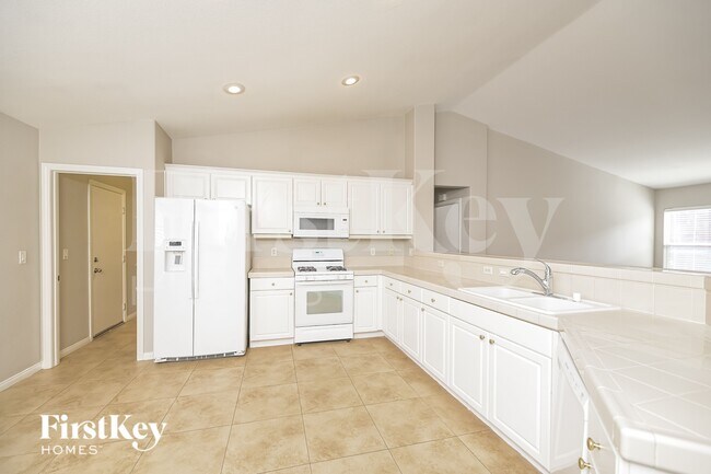 Building Photo - 1049 Silver Star St