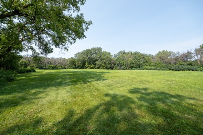 Building Photo - 3477 Pilgrim Ln N