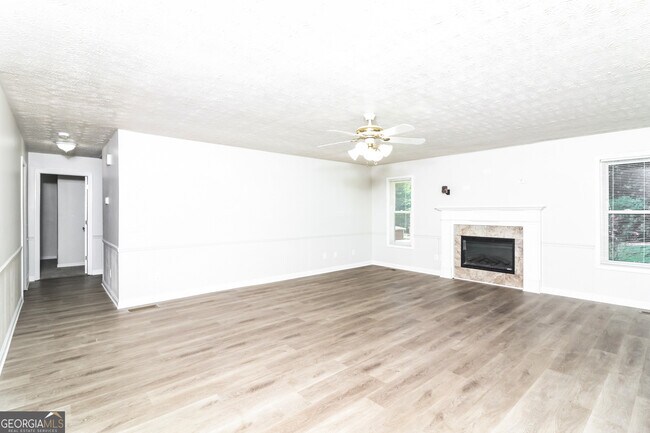 Building Photo - 3521 Stone Ridge Dr