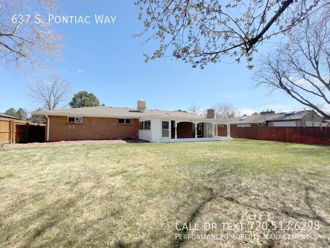 Building Photo - 637 S Pontiac Way