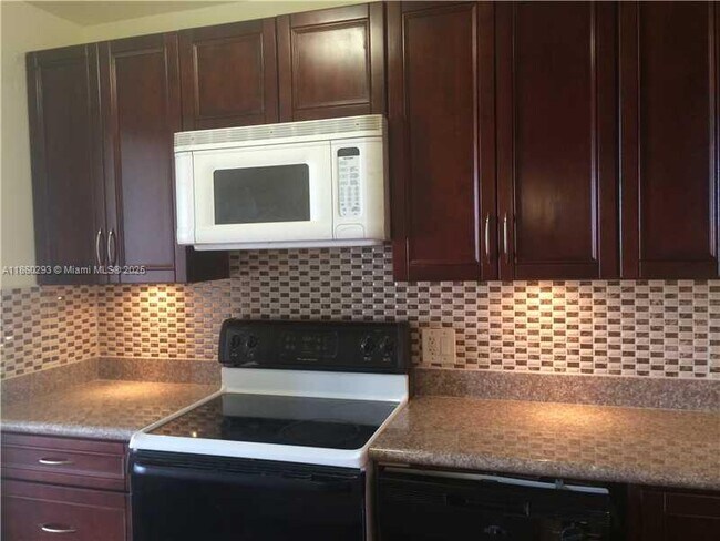 Primary Photo - 2025 NE 164th St