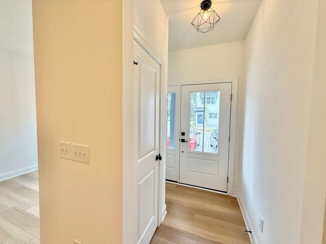 Building Photo - 4811 Gossamer Ln