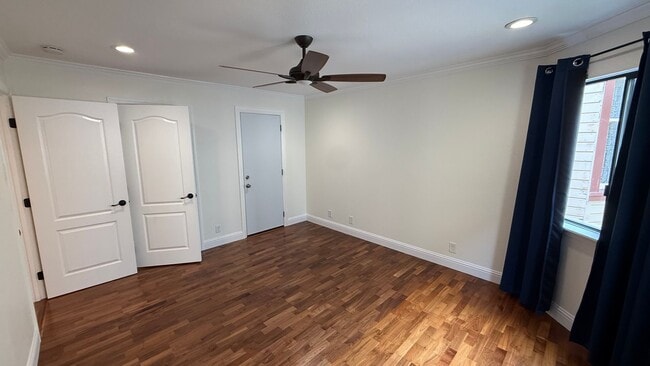 Building Photo - EPIC REA: Charming 2Bed/1Bath Condo w/ Parking