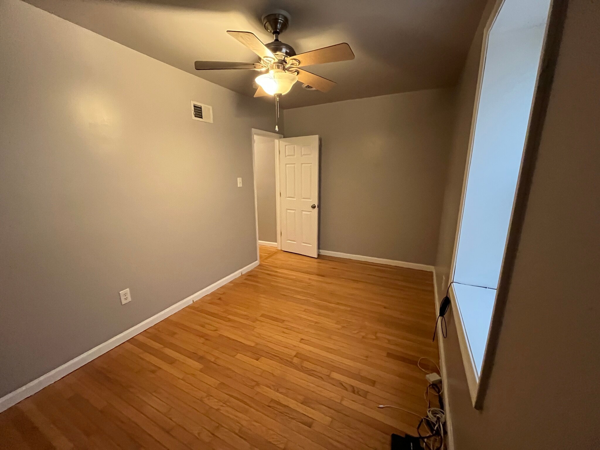 Front Bedroom - 4900 Walton Ave