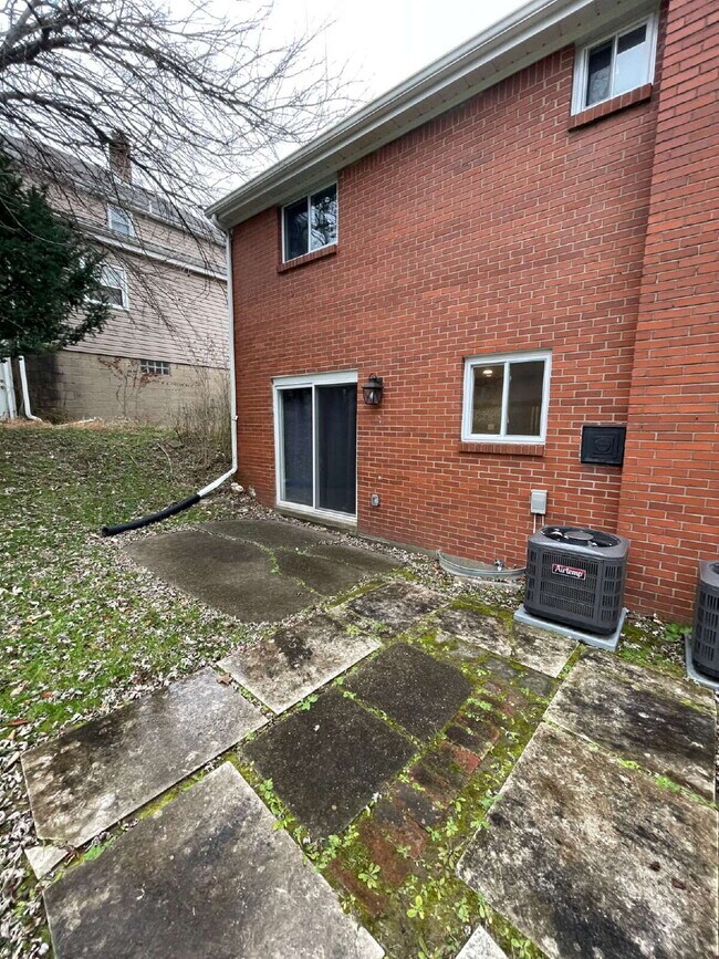 Building Photo - Beautifully updated 3 bed 1 bath home with garage and off-street parking in Penn Hills!