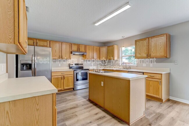 Building Photo - 172 King Arthur Ct