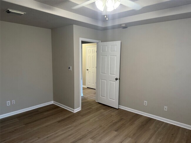 Building Photo - 10890 Royal Adrian Dr