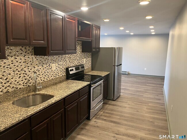 Building Photo - 32 Cook Ave