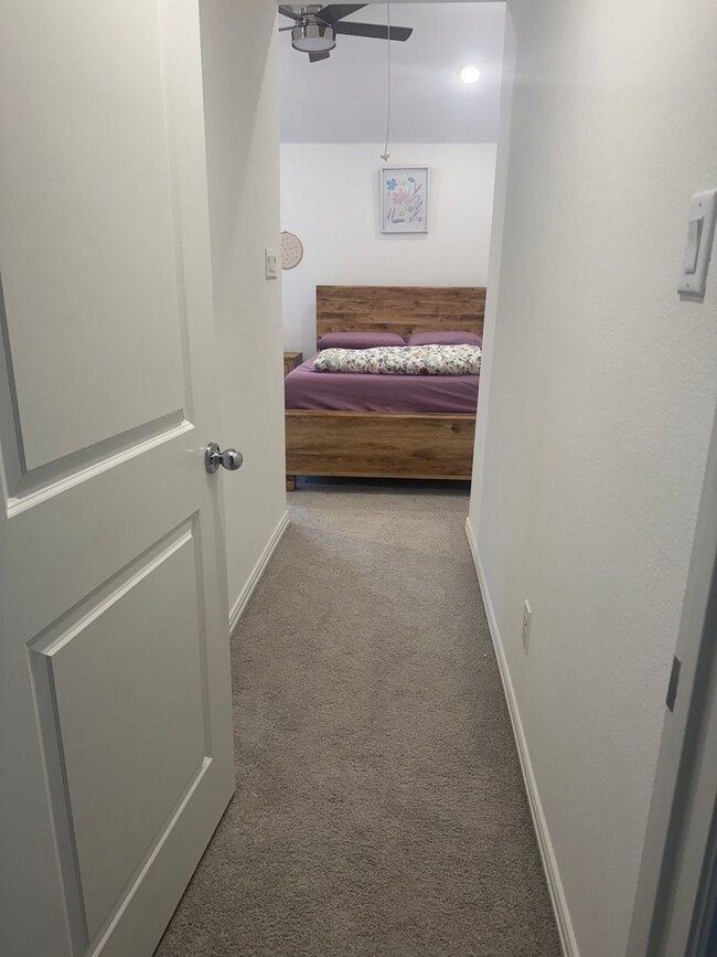 Building Photo - Beautiful 4BR/3BA Highland Home for Rent i...