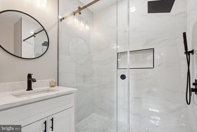 Building Photo - 10899 Woodland Falls Dr
