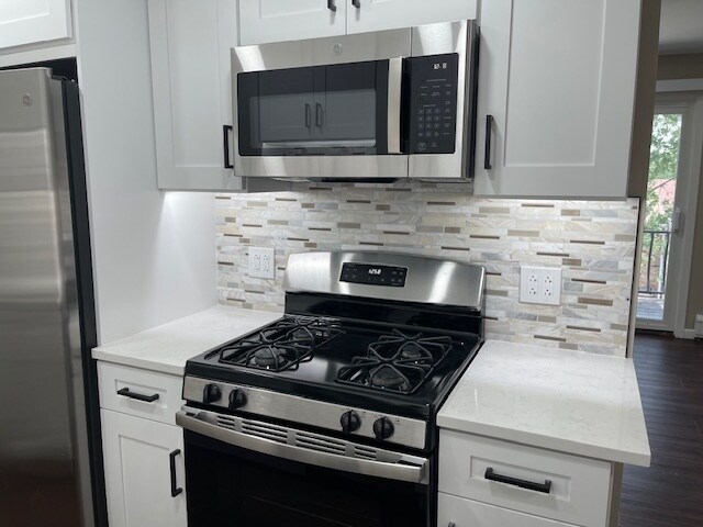 Building Photo - 1444 Carriage Ln