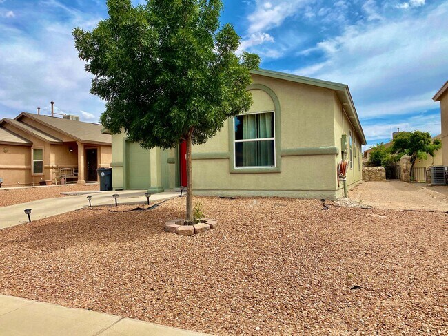 Building Photo - 14214 Lasso Rock Dr