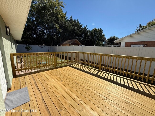 Building Photo - 337 Mc Leod Dr