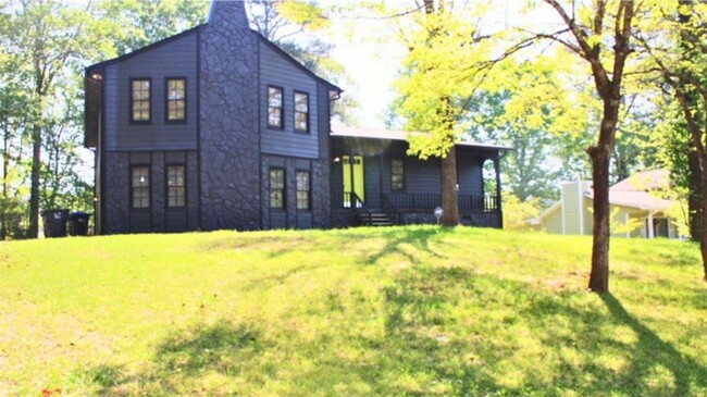 Primary Photo - 257 Omega Dr