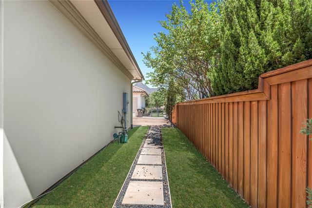 Building Photo - 3759 Broadmoor Way