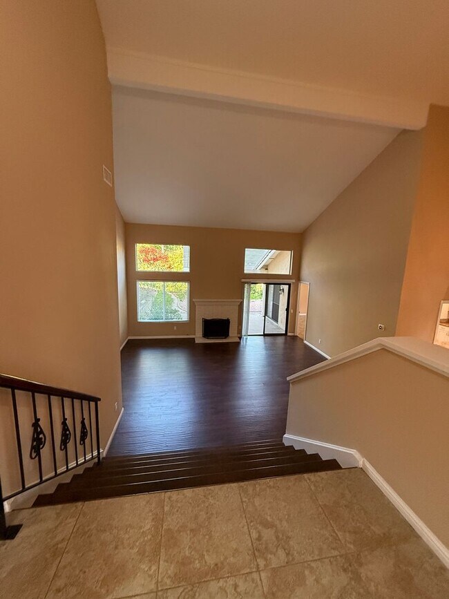 Building Photo - 4BD 2.5BA House located in Vineland Hills of Poway