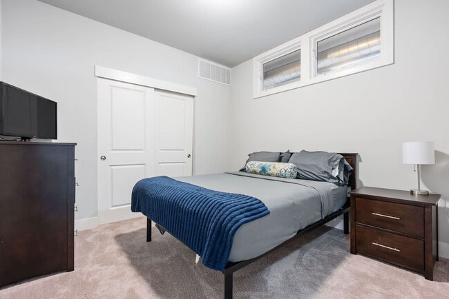 Building Photo - 235 S Delaware St