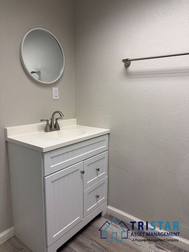 Building Photo - Upgraded 1BD/1BA Apartment in Lakeside, CA - 1/2 Off Move-In Special!