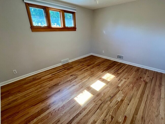 Building Photo - 3375 Fenton St