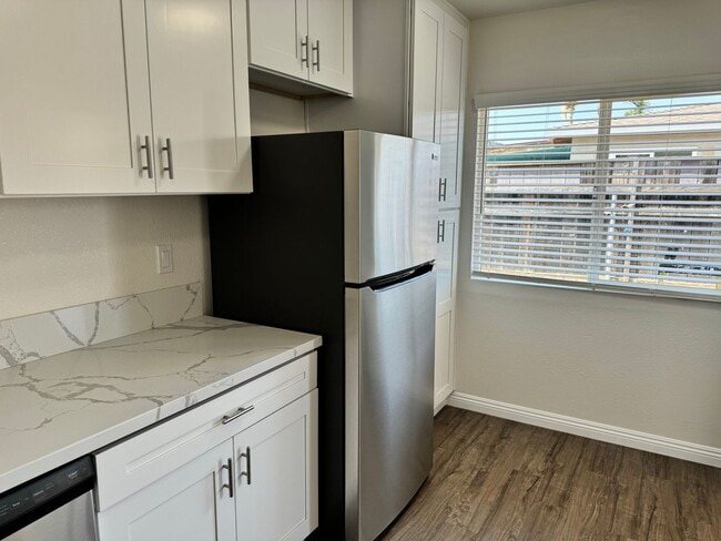 Building Photo - Coleen Ct | Newly Remodeled 2 Bedroom 1 Ba...