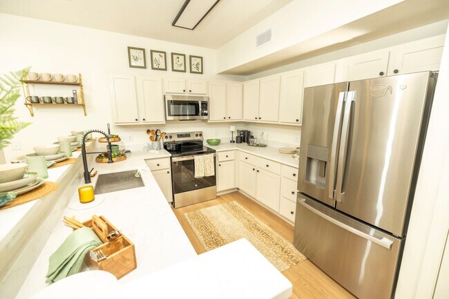 Primary Photo - Beautiful 3 bed 3.5 bath Condo