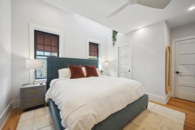Building Photo - FURNISHED style in NoMA with Garage Parking