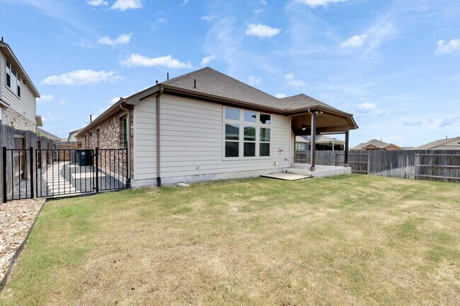 Building Photo - 175 Short Leaf Dr