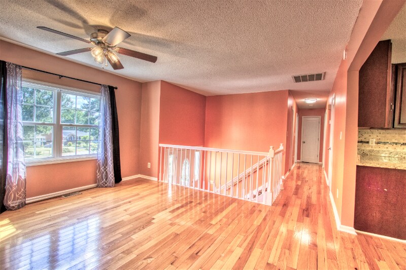 Building Photo - 209 Bayberry Ln