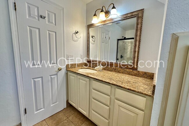 Building Photo - 324 Curacao Way