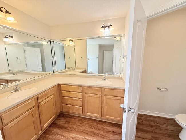 Building Photo - Elegant 4-Bedroom Home - Tanglewood