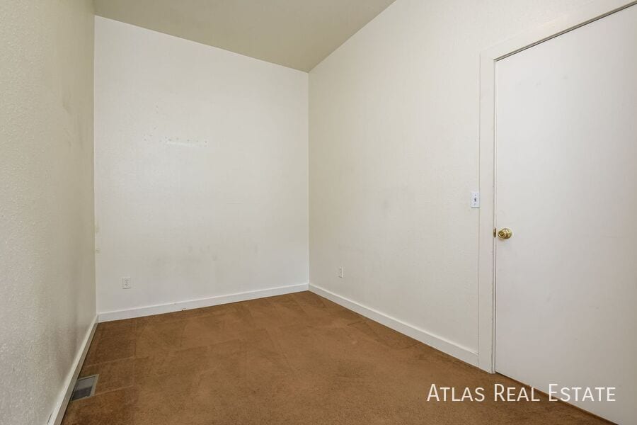 Building Photo - 3102 Wyandot St