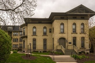 Building Photo - The Mansion