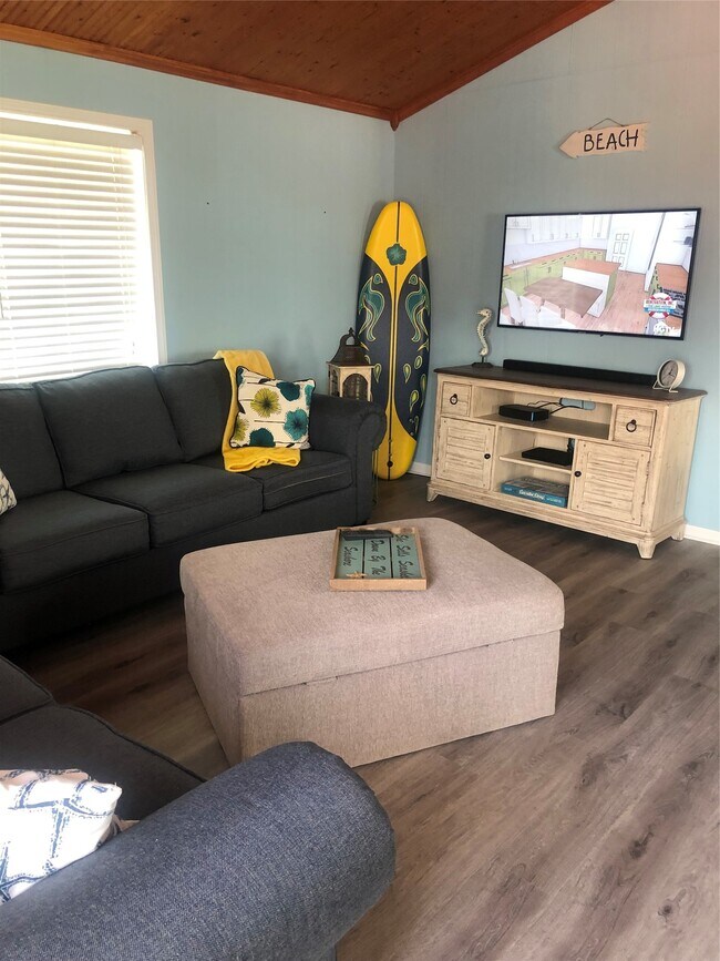 Building Photo - 4308 Spanish Main