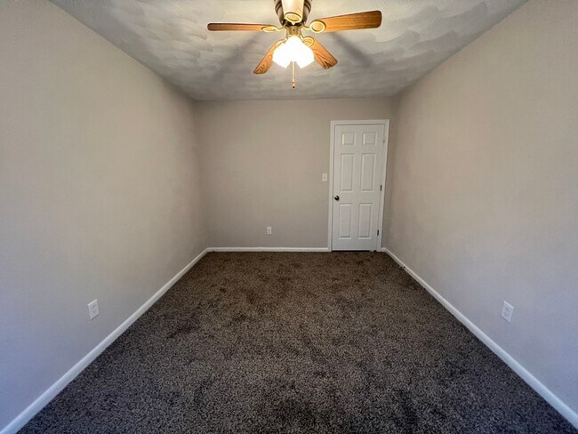 Building Photo - 5 Dunwoody Cir