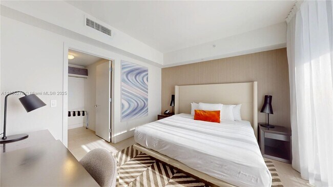 Building Photo - 4010 S Ocean Dr